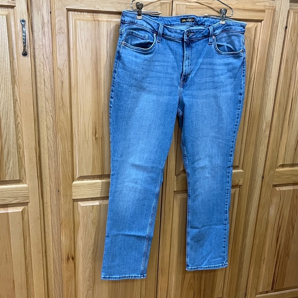 Lee Women's Classic Blue Straight Leg Jeans - Picture 1 of 8